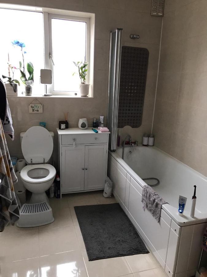 2 X Double Rooms In Cheam Екстериор снимка